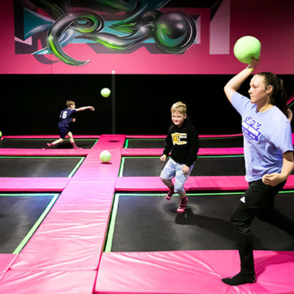 Flying Squirrel Trampoline Park (Ottawa)